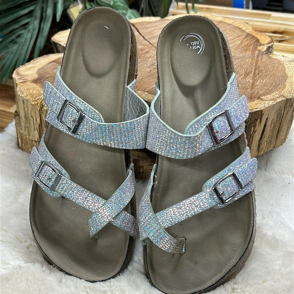 Wonder Nation slip on‎ iridescent thong sandals youth size 6 / women’s size 7.5
